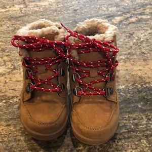 GAP Toddler shearling boots size 7